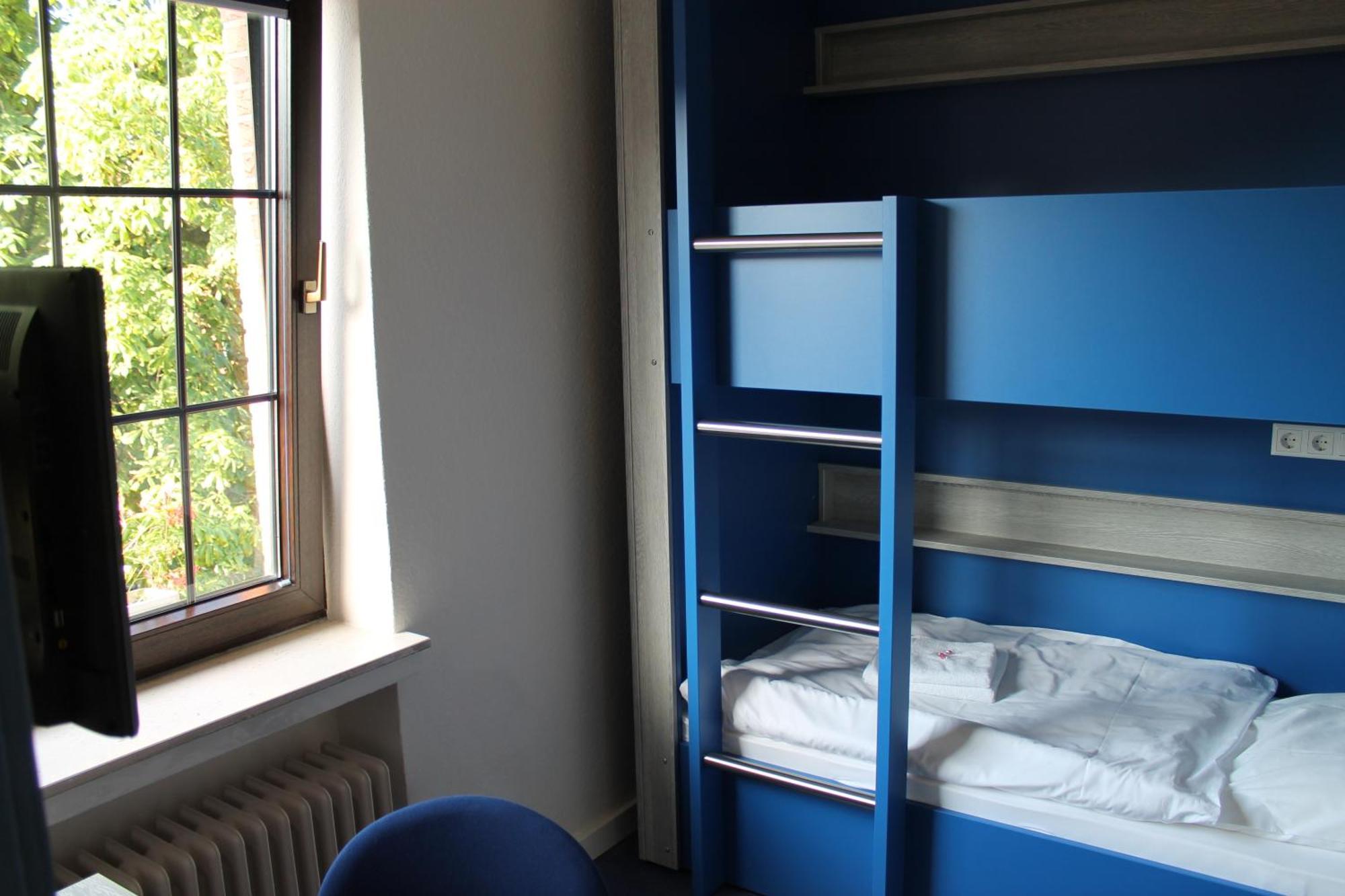 Smart Hostel By Landgasthof Velber 24H7D Seelze Bagian luar foto
