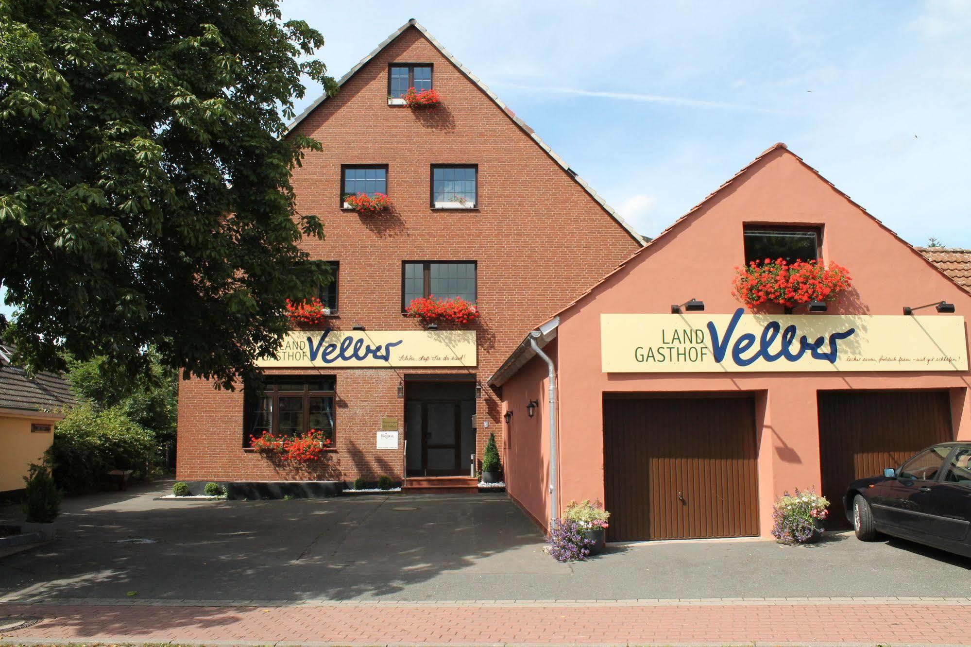 Smart Hostel By Landgasthof Velber 24H7D Seelze Bagian luar foto