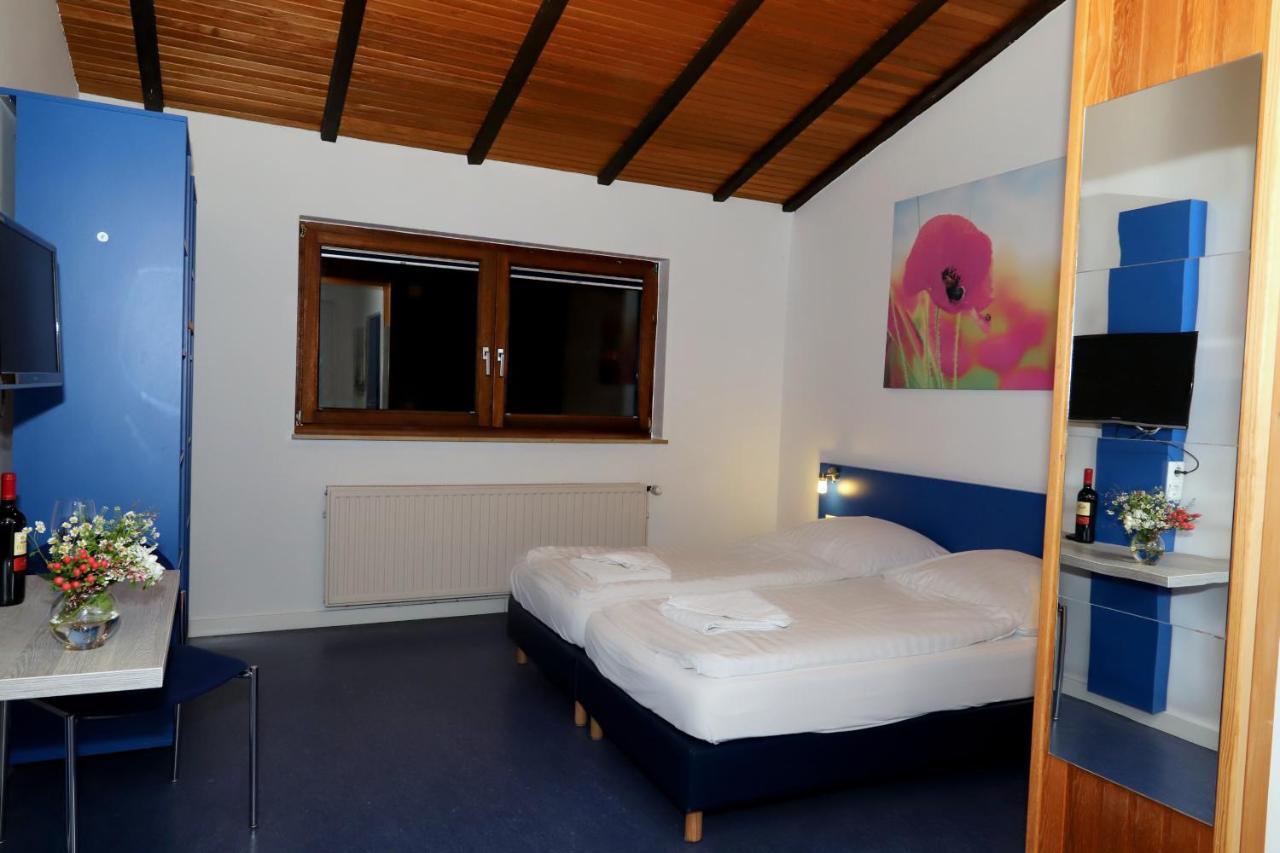 Smart Hostel By Landgasthof Velber 24H7D Seelze Bagian luar foto