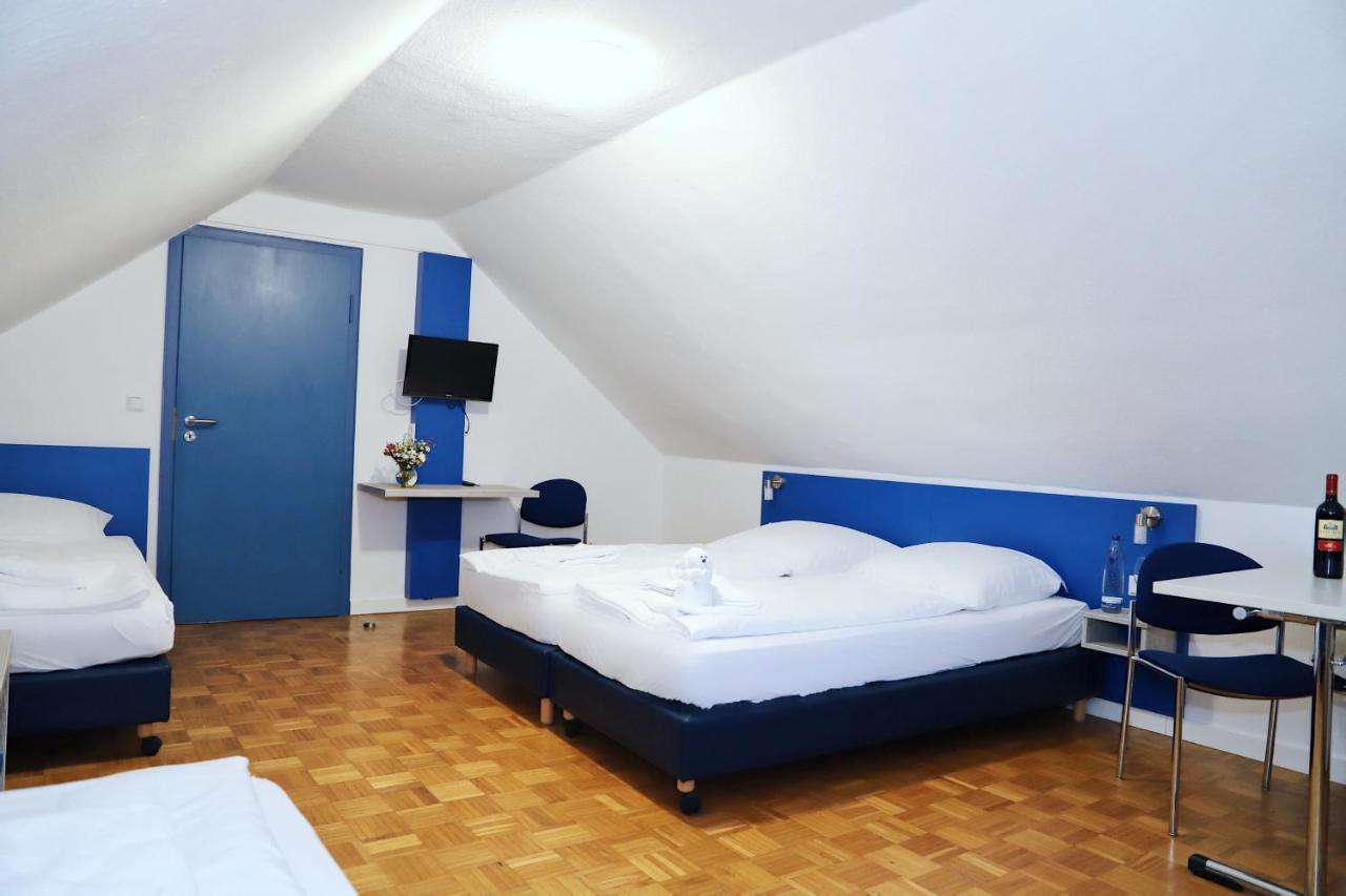 Smart Hostel By Landgasthof Velber 24H7D Seelze Bagian luar foto