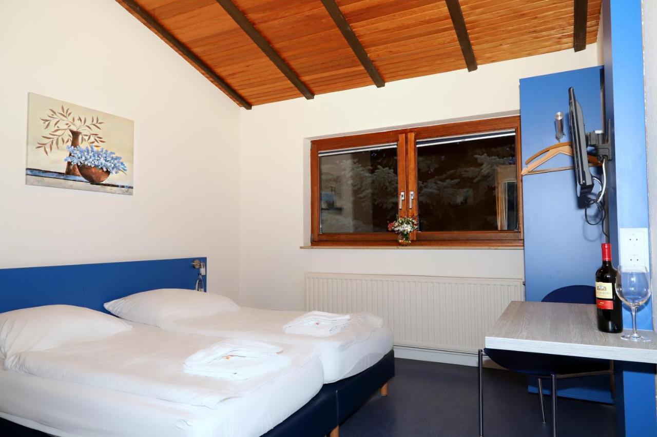 Smart Hostel By Landgasthof Velber 24H7D Seelze Bagian luar foto